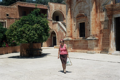 agia triada oranger dans la cour